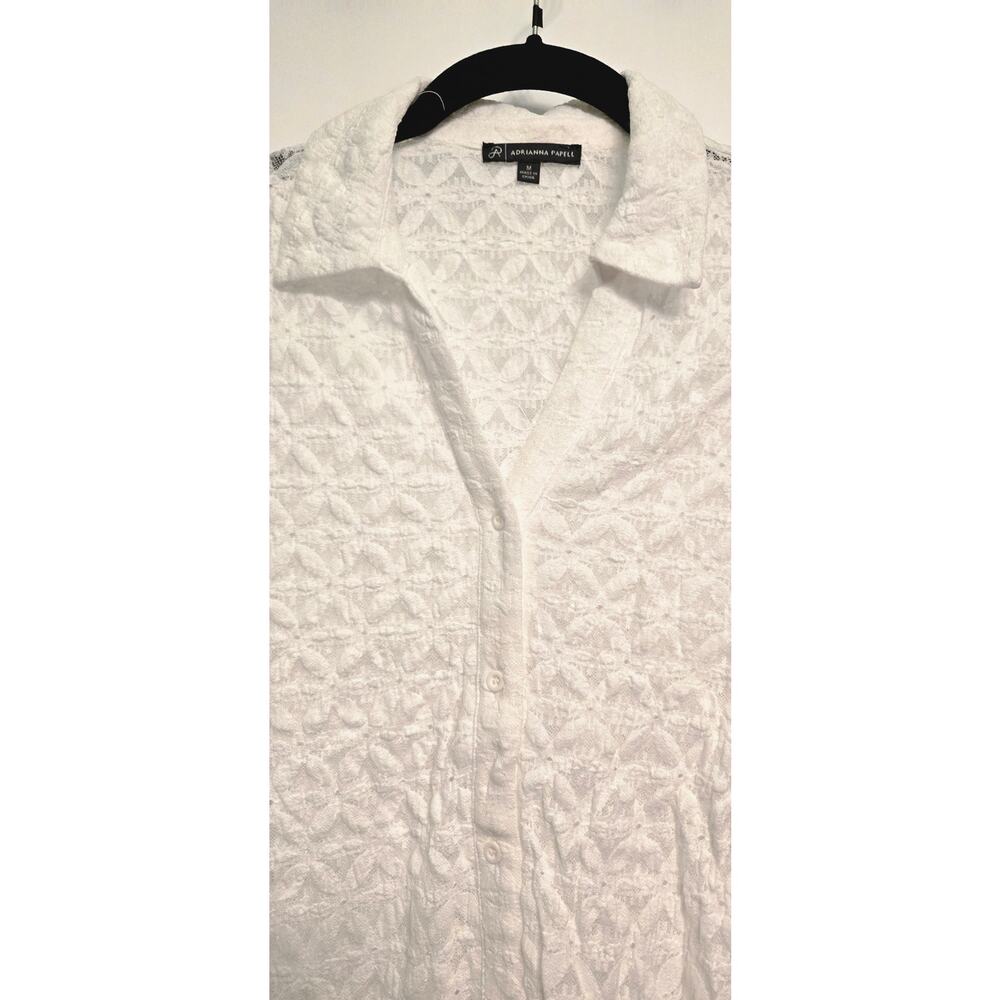 Woman Adrianna Papell white LS top Medium